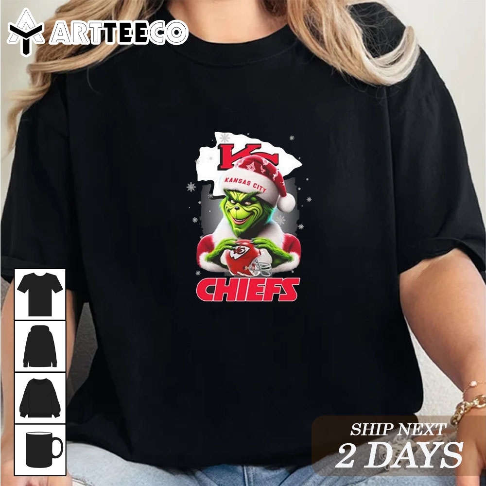 The Santa Grinch Love Kansas City Chiefs NFL Merry Christmas 2024 T Shirt